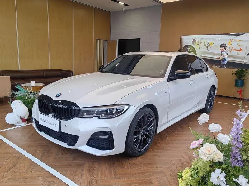 BMW 3-Series, 2022