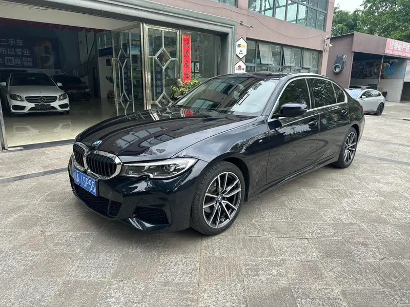 BMW 3-Series, 2022