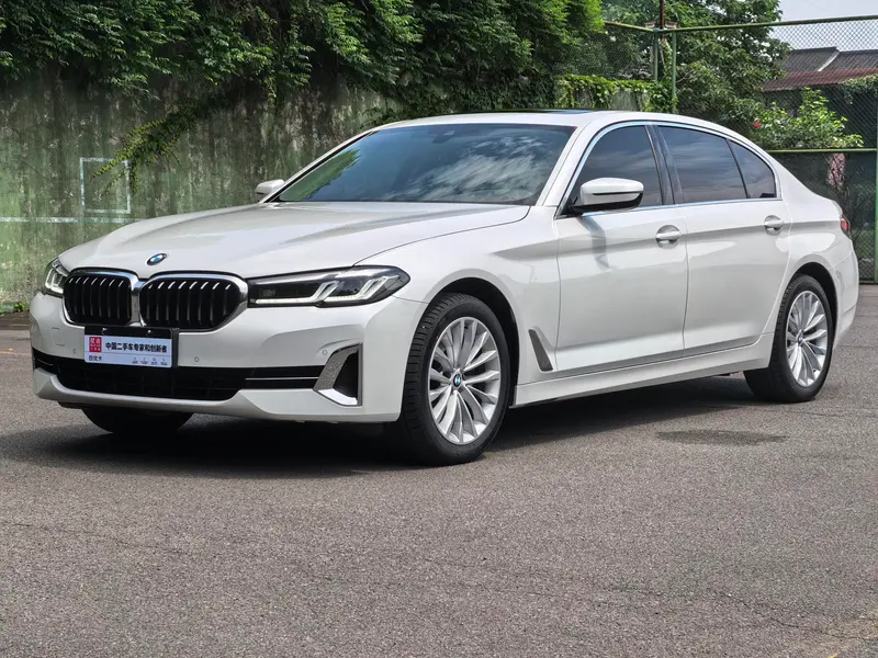 BMW 5-Series, 2022