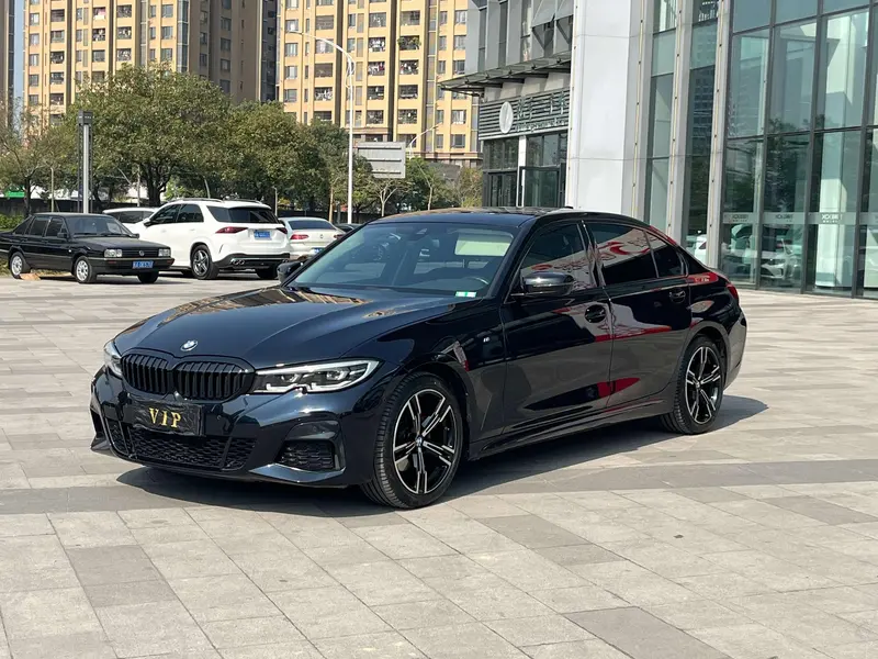 BMW 3-Series, 2022