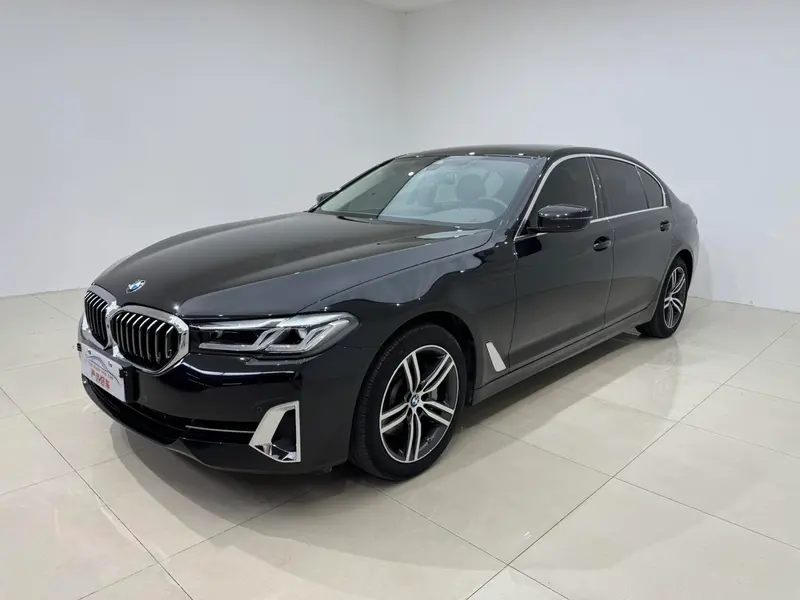 BMW 5-Series, 2022