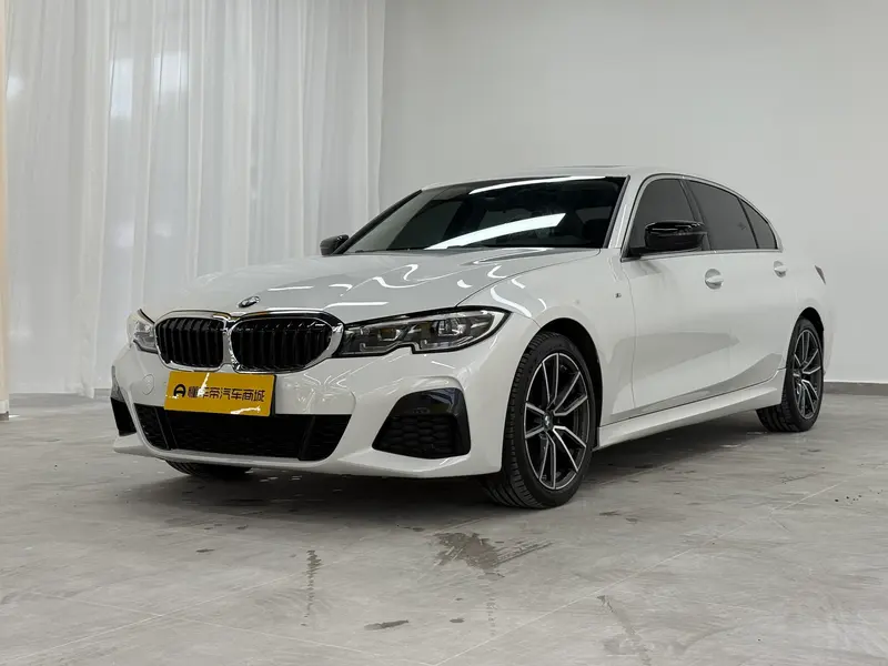 BMW 3-Series, 2022