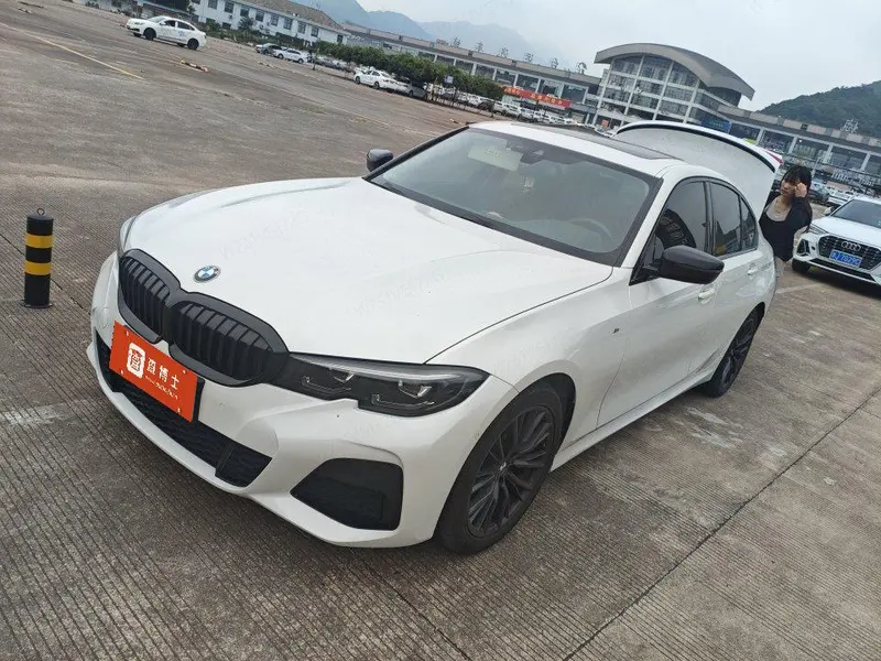 BMW 3-Series, 2022
