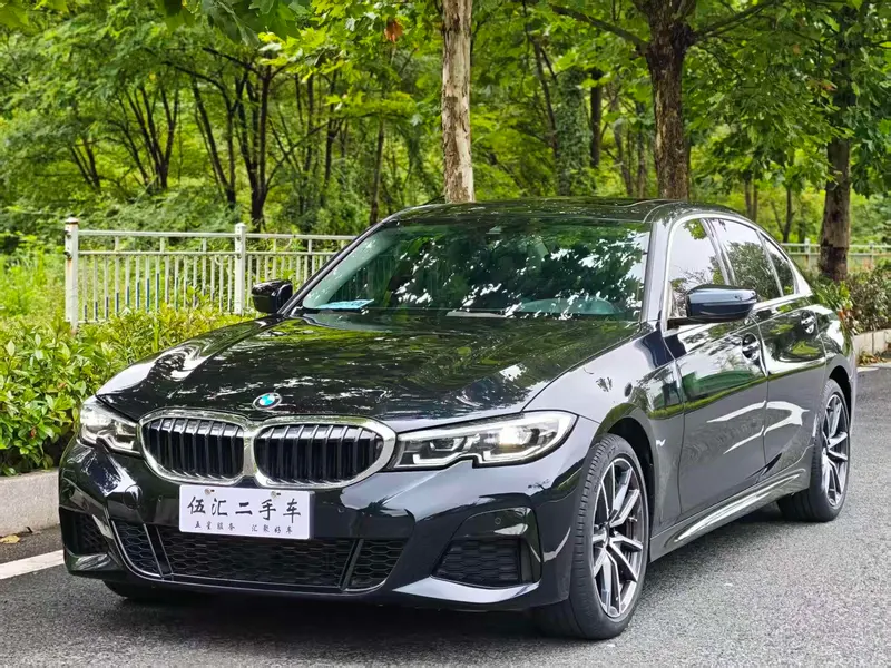 BMW 3-Series, 2022