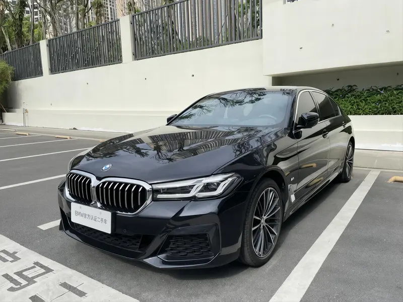 BMW 5-Series, 2022
