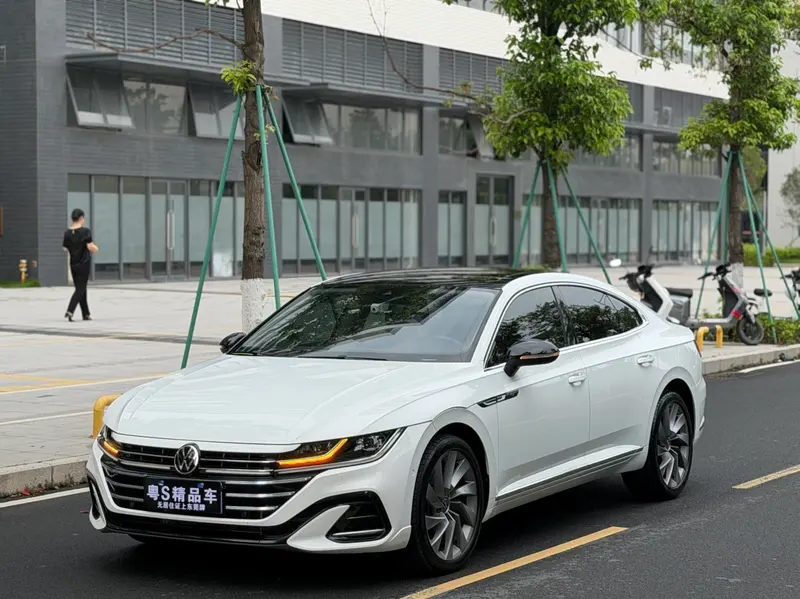 Volkswagen CC, 2023