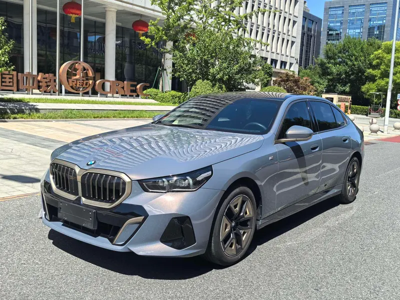 BMW 5-Series, 2024