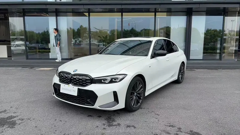 BMW 3-Series, 2023