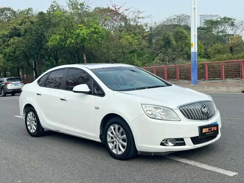 Buick Excelle, 2015