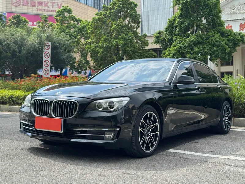 BMW 7-Series, 2013