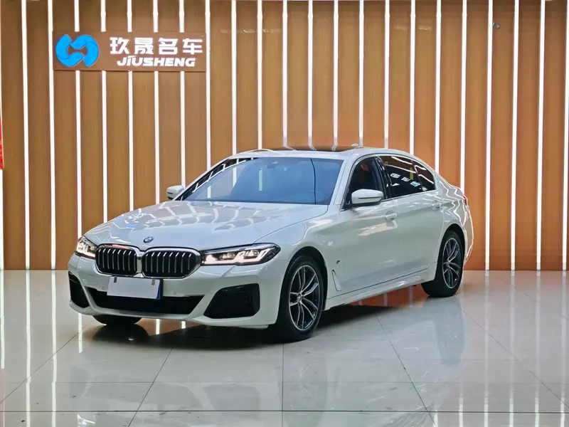BMW 5-Series, 2022