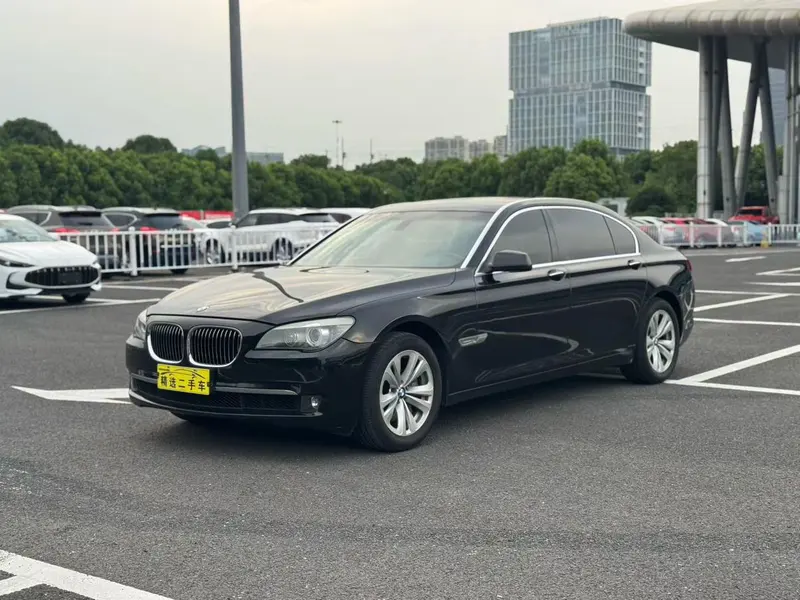 BMW 7-Series, 2011