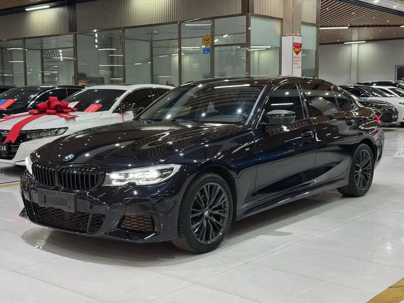 BMW 3-Series, 2022