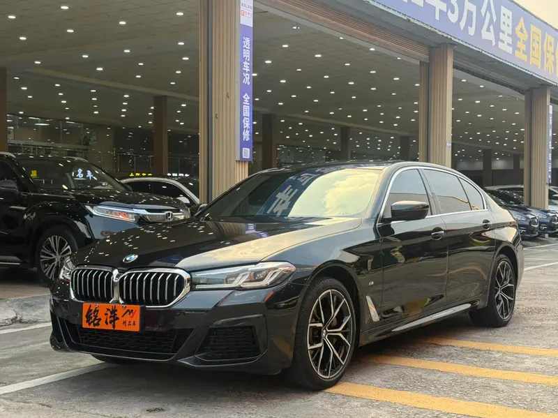 BMW 5-Series, 2022