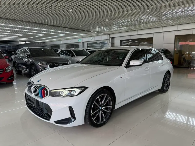 BMW 3-Series, 2023