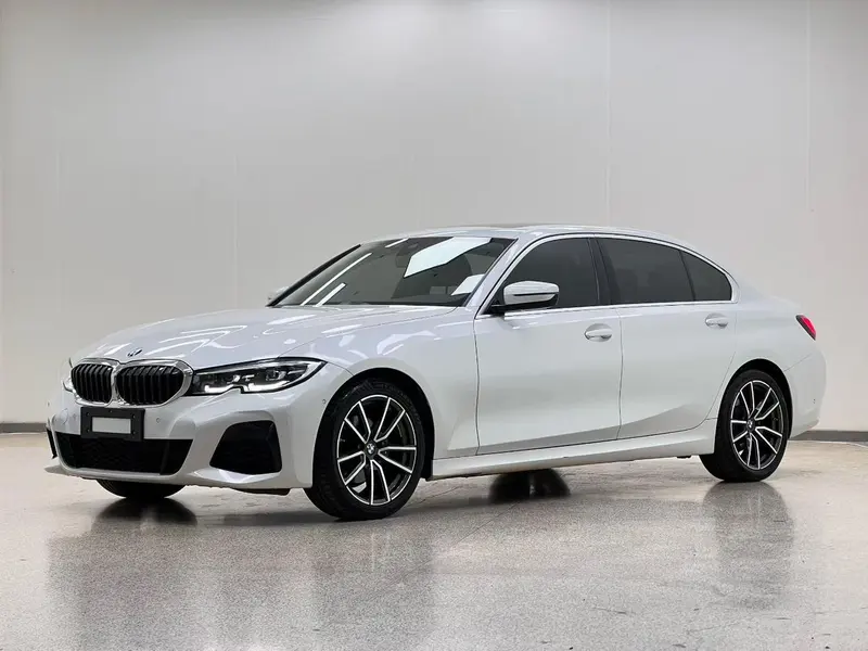 BMW 3-Series, 2022