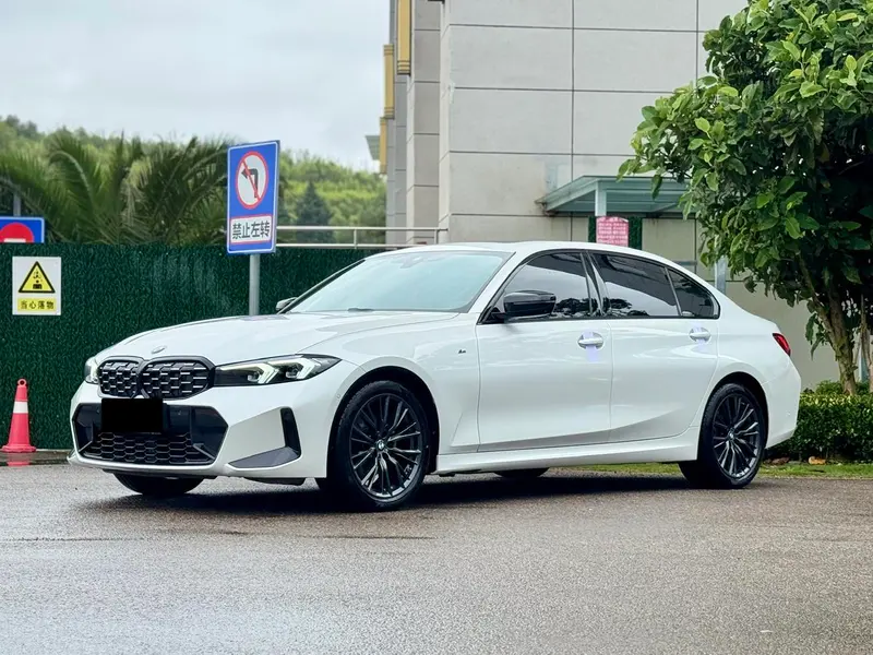 BMW 3-Series, 2023
