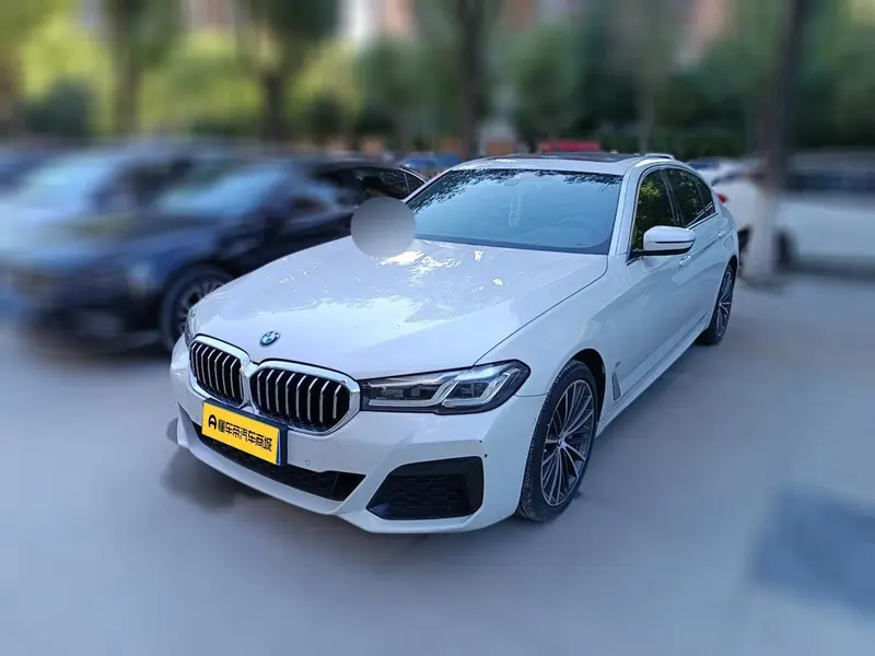 BMW 5-Series, 2022