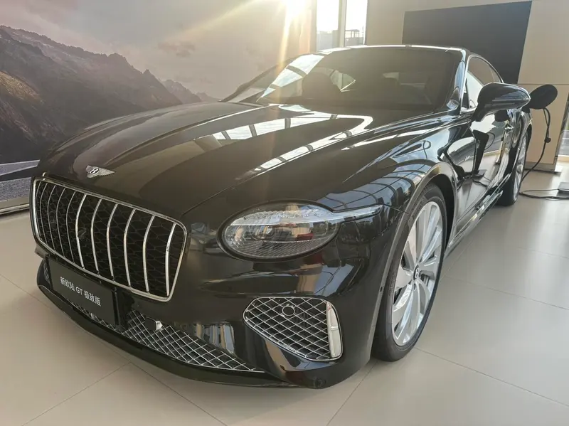 Bentley Continental PHEV, 2026
