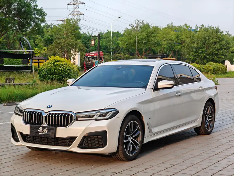 BMW 5-Series, 2022