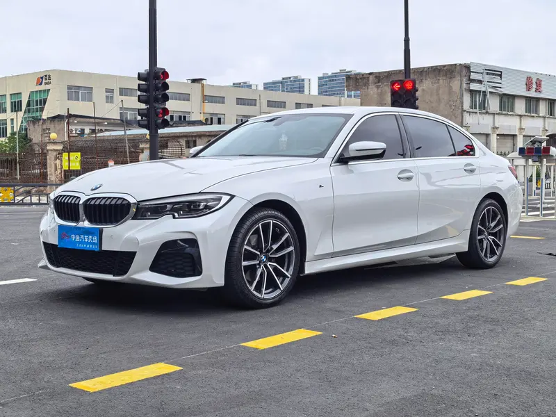 BMW 3-Series, 2022
