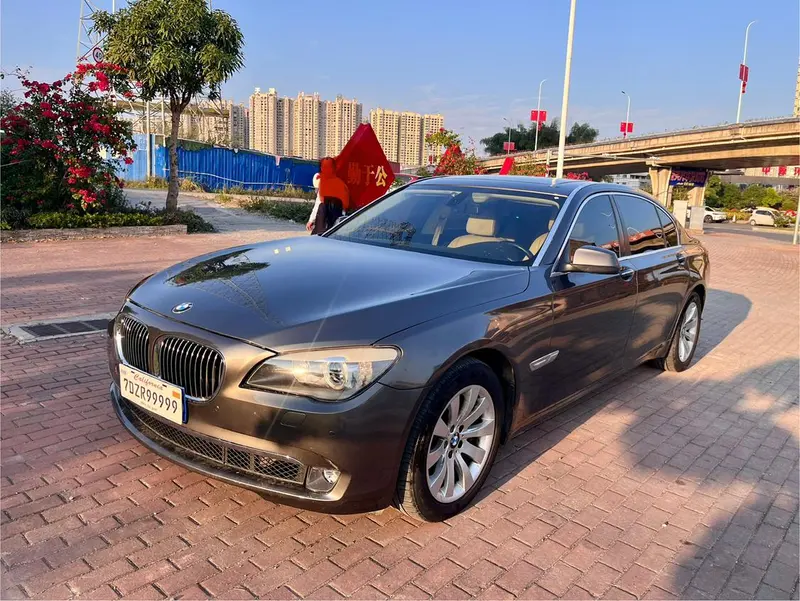 BMW 7-Series, 2011