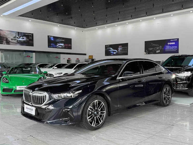 BMW 5-Series, 2025