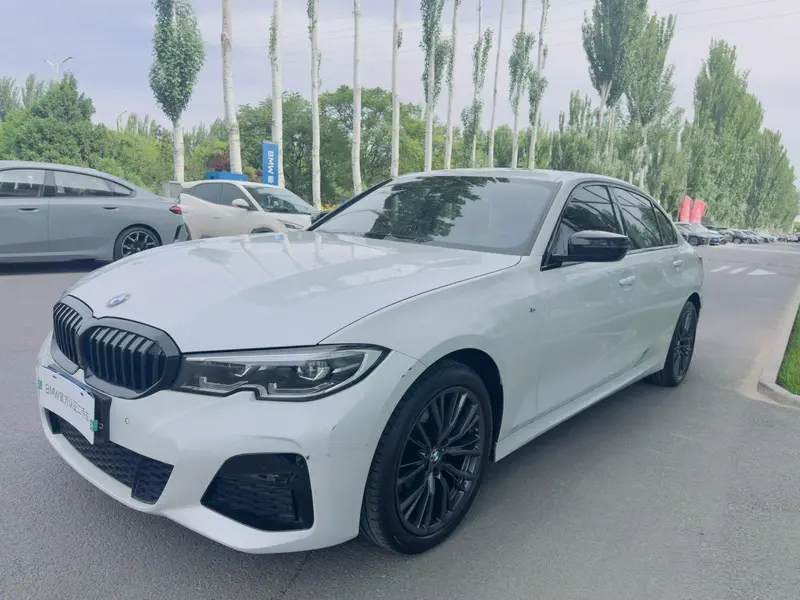 BMW 3-Series, 2022