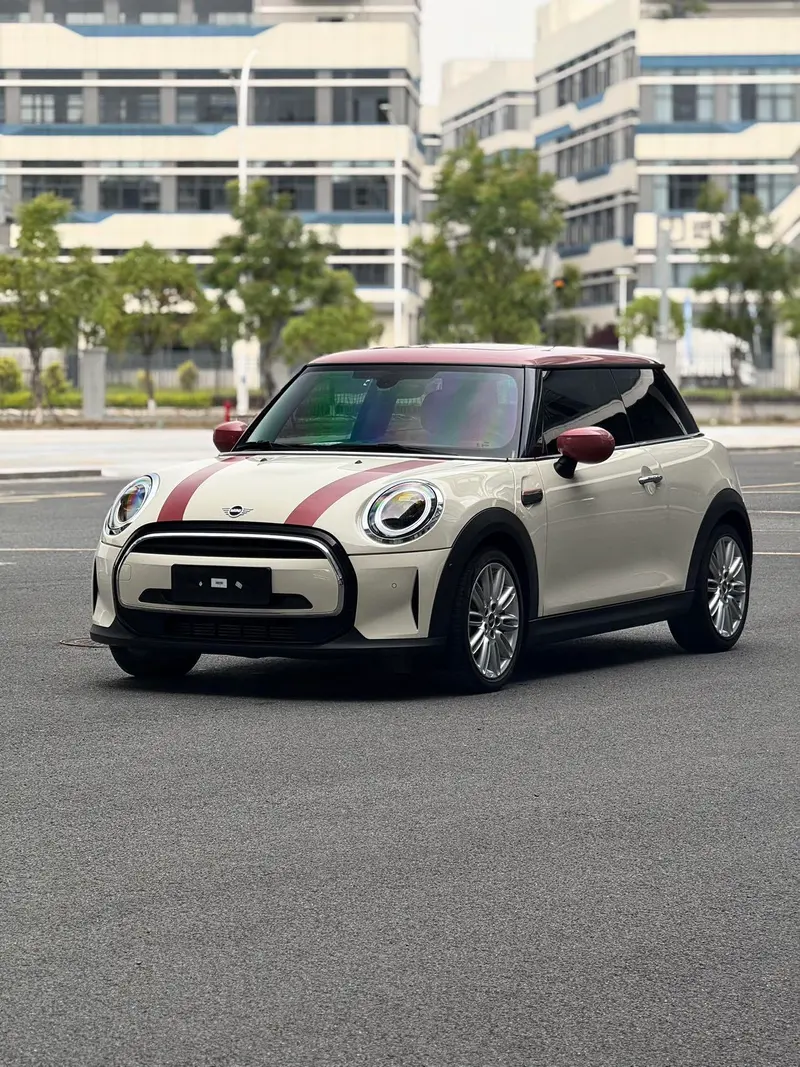 MINI MINI, 2022