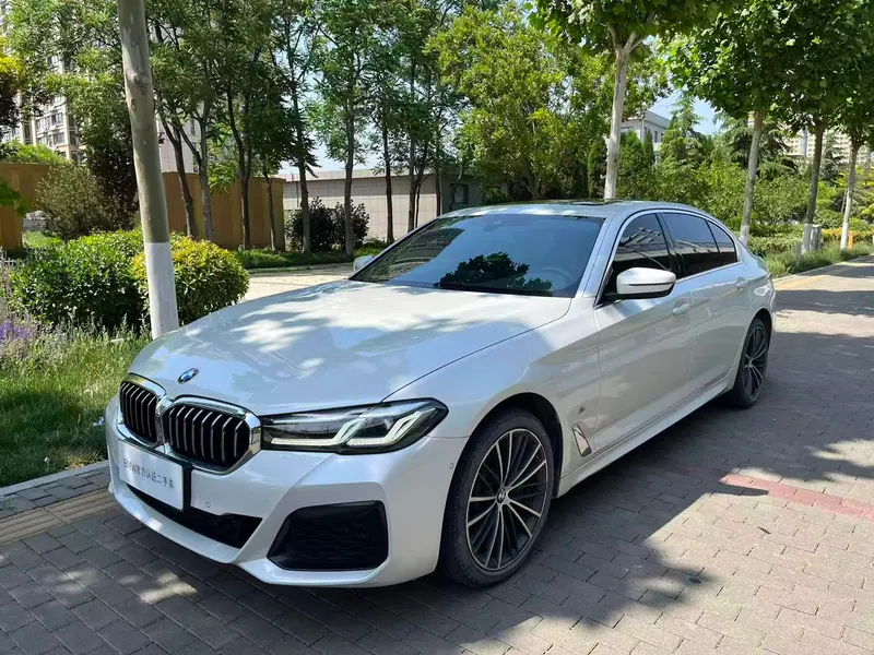BMW 5-Series, 2022