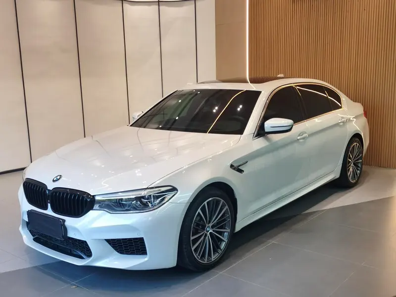 BMW 5-Series, 2020