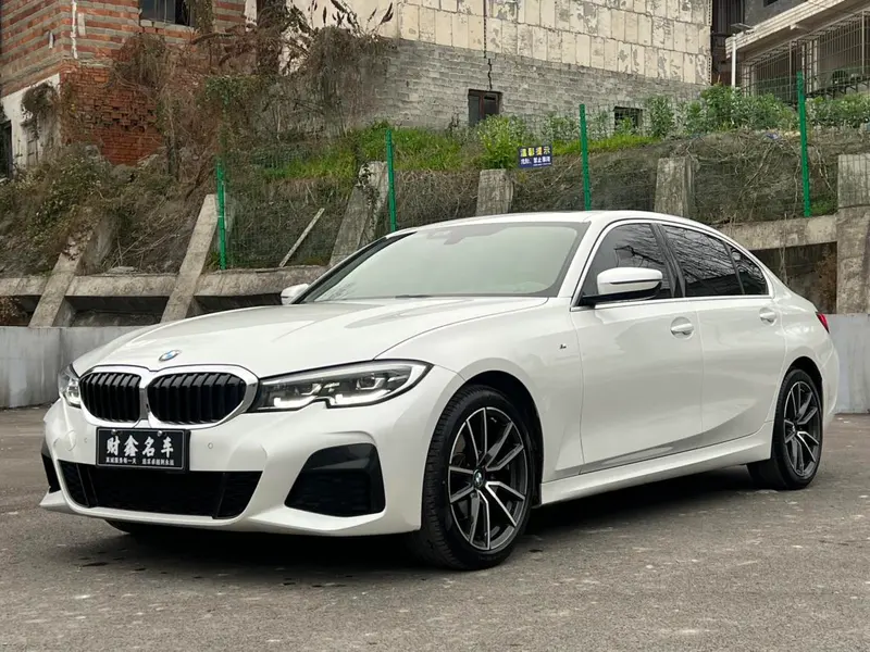 BMW 3-Series, 2022