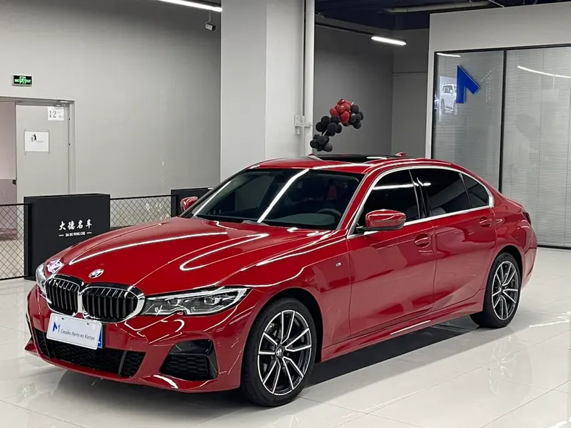 BMW 3-Series, 2022