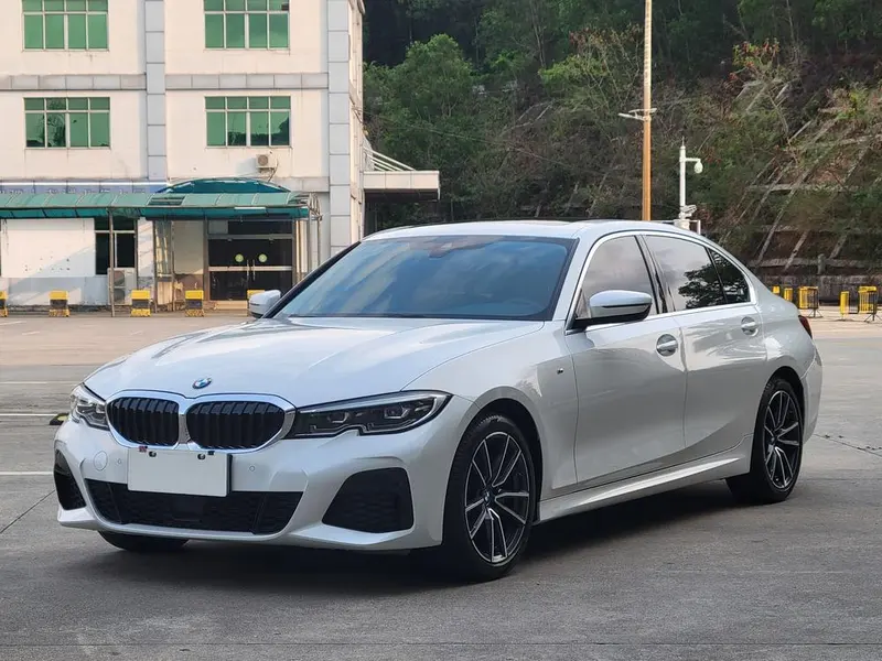 BMW 3-Series, 2022