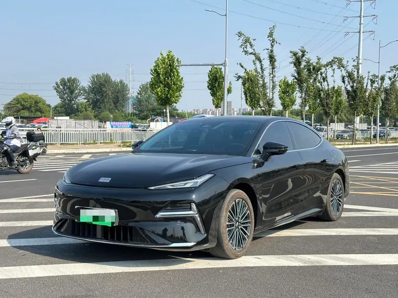 Galaxy Xingyao 8 PHEV, 2025