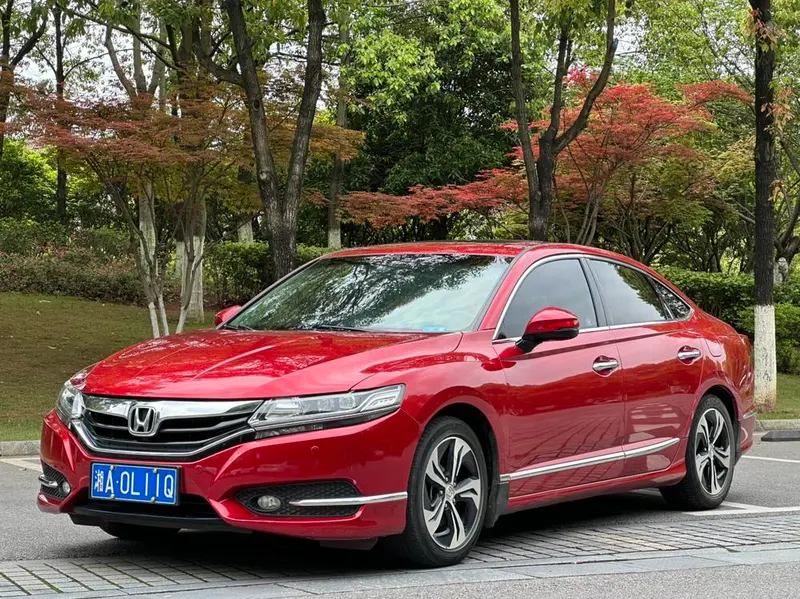 Honda Spirior 2.4L Premium Edition, 2015 — фото 1