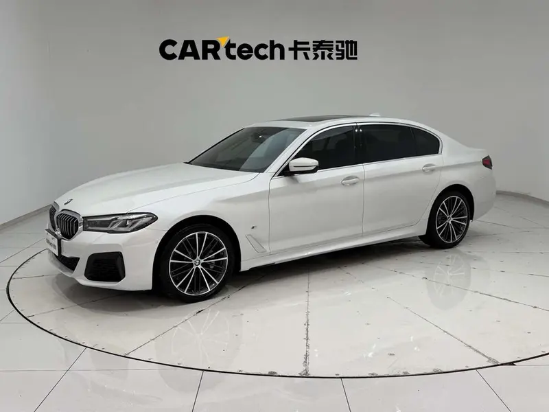 BMW 5-Series Facelift 530Li Leading Version M Sport, 2022 — фото 1
