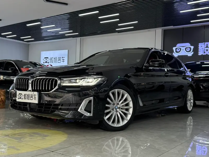 BMW 5-Series, 2022