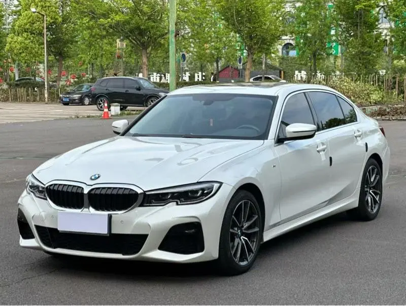 BMW 3-Series, 2022