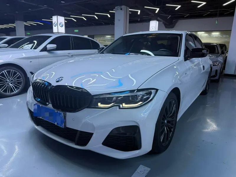 BMW 3-Series, 2022