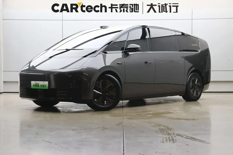 Li Auto MEGA, 2025