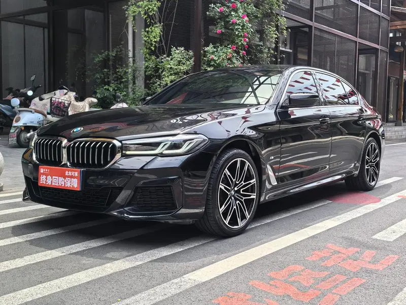 BMW 5-Series, 2022