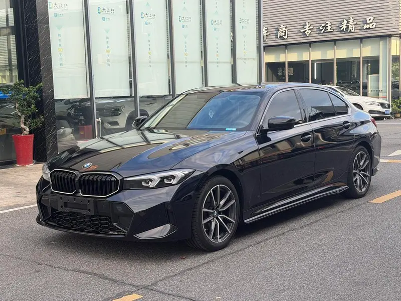BMW 3-Series, 2023