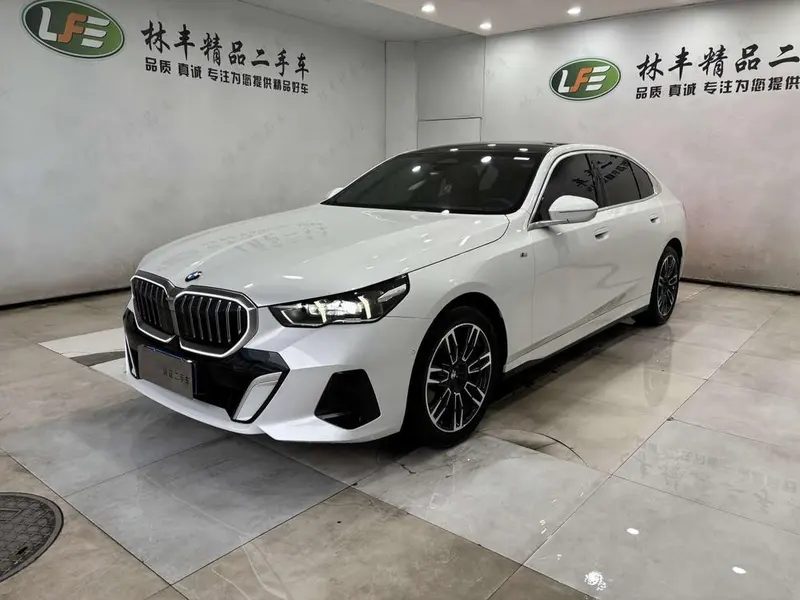 BMW 5-Series, 2024