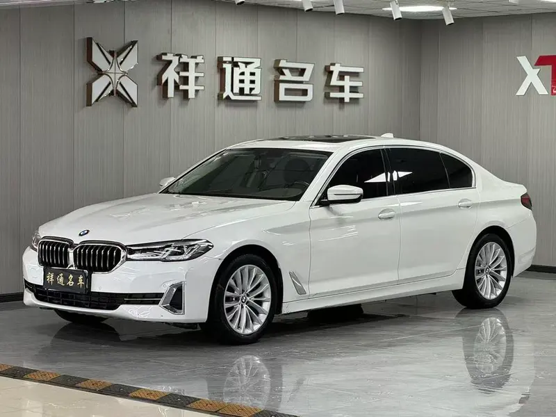 BMW 5-Series, 2022