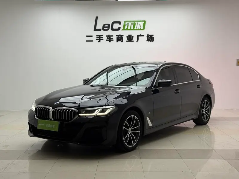 BMW 5-Series, 2022