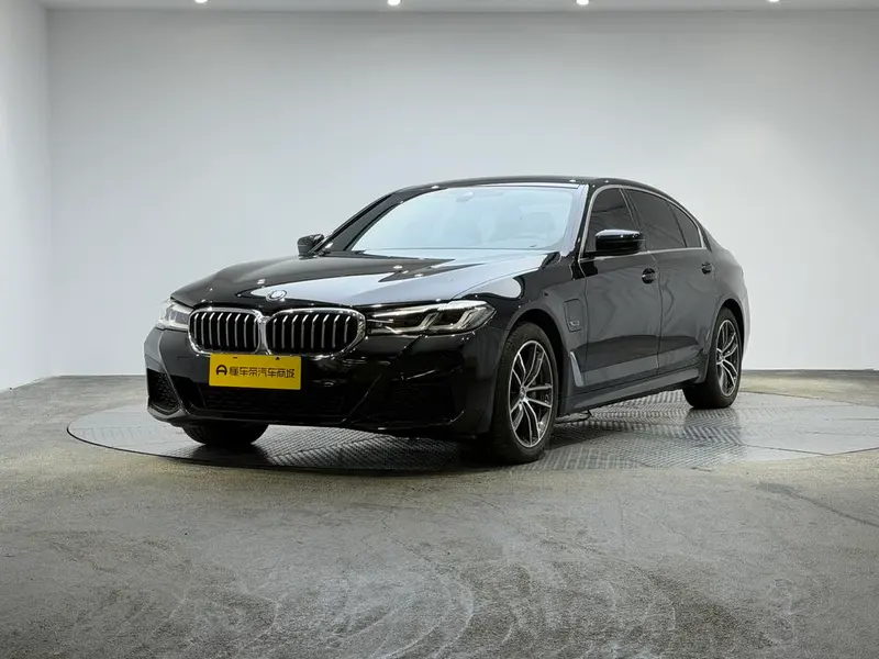 BMW 5-Series PHEV Facelift 535Le M Sport, 2022 — фото 1