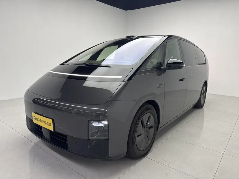 Li Auto MEGA, 2025