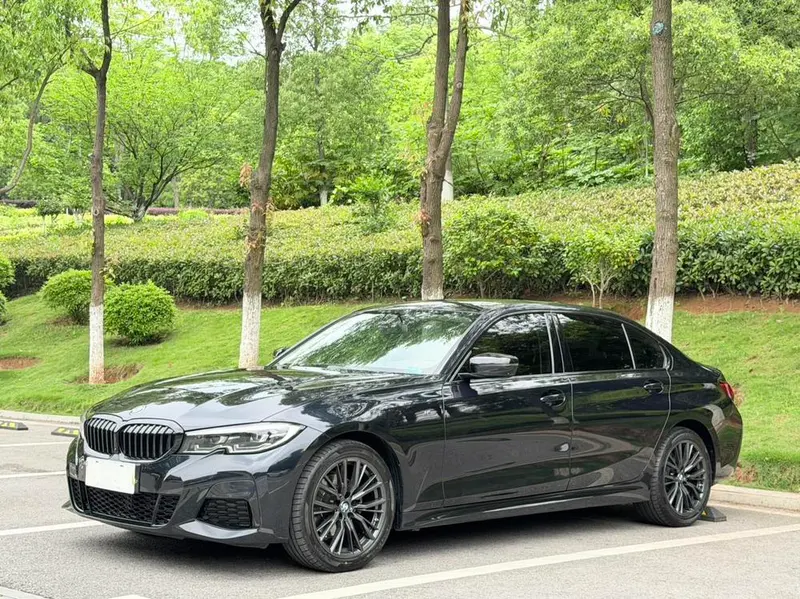 BMW 3-Series, 2022