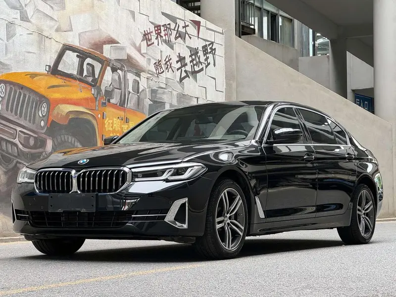 BMW 5-Series, 2022